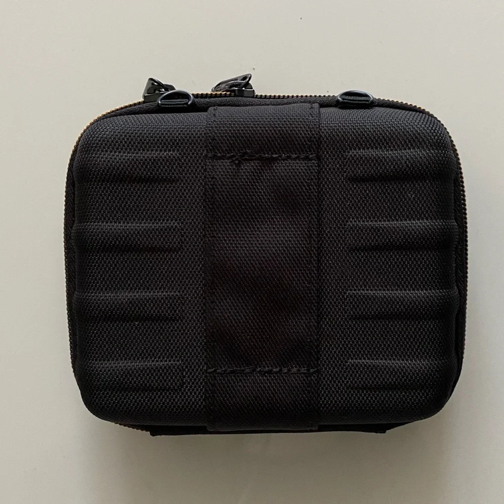 Lowepro Santiago 30 II Camera Bag for GoPro and Action Cameras - Picture 2 of 9